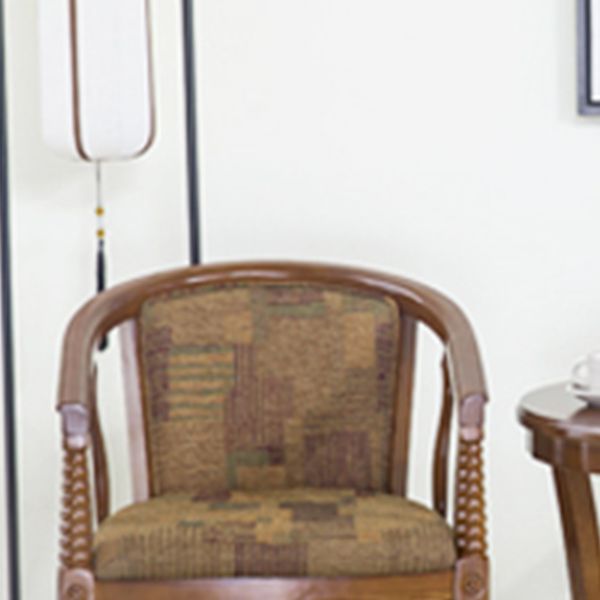 木製の足のある伝統的なアームチェア布張りの布地ダイニングチェア