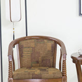 木製の足のある伝統的なアームチェア布張りの布地ダイニングチェア