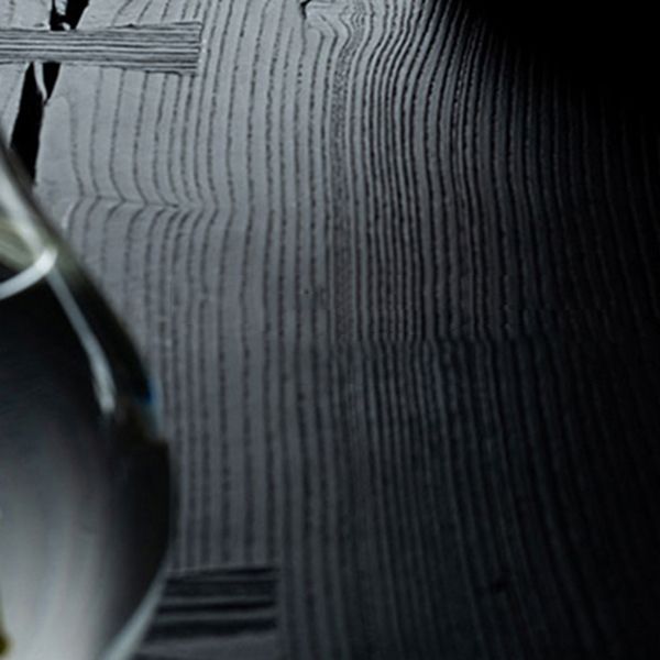 椅子付きの現代的なスタイルのソリッドブラックウッドダイニングテーブル