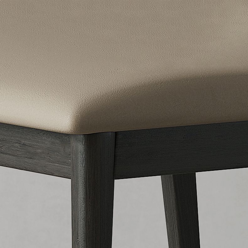 屋内のマット仕上げの現代的なフェイクレザーオープンバックダイニングサイド家具