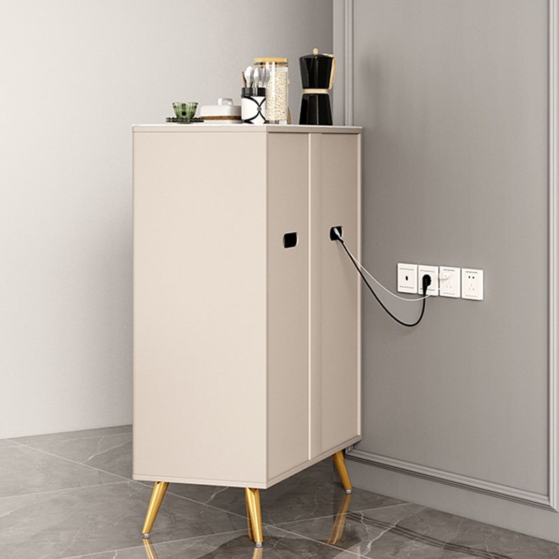 Sideboard a buffet in stile moderno Sideboard in pietra con cassetto e armadi