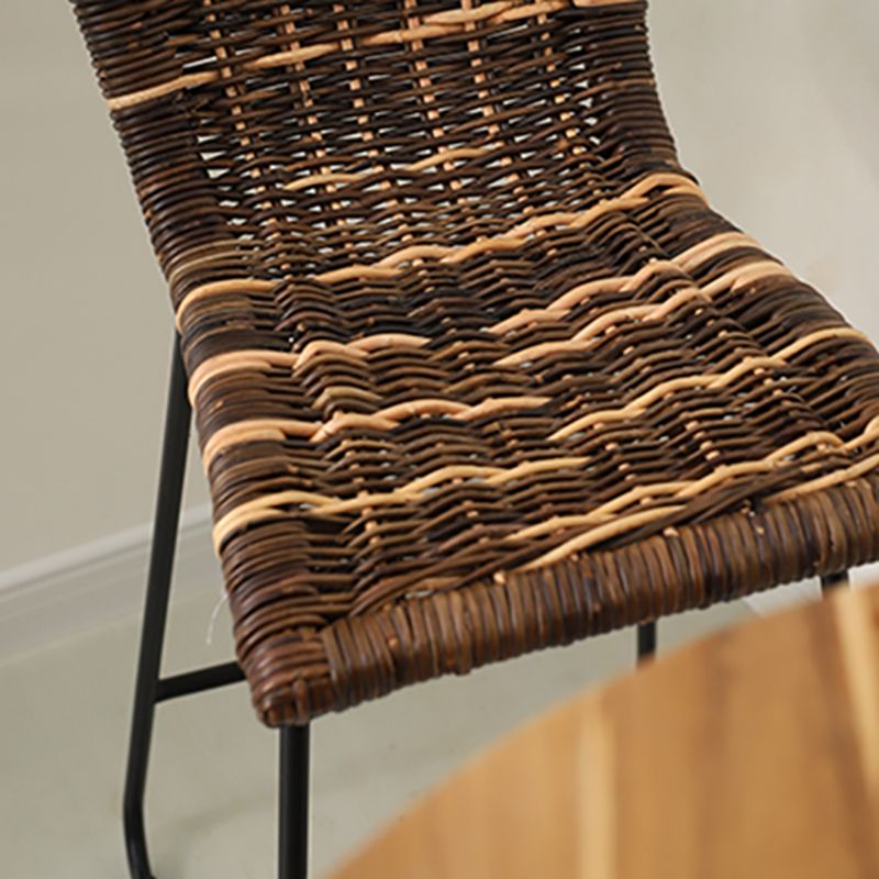 Industriële lage rug binnen binnen armloze barkruk met metalen basis