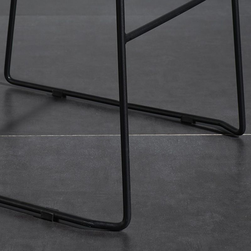 Sgabelli da bar sul retro imbottito senza braccio contemporaneo con base metallica