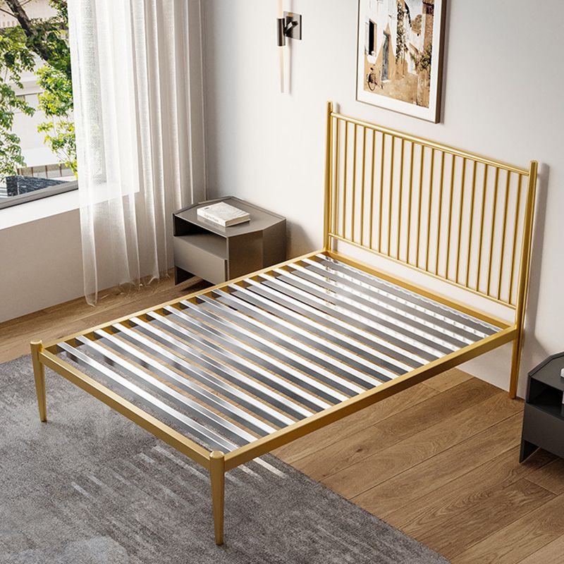 Letto a fila con telaio aperto in metallo contemporaneo con legno rettangolare con gambe metalliche