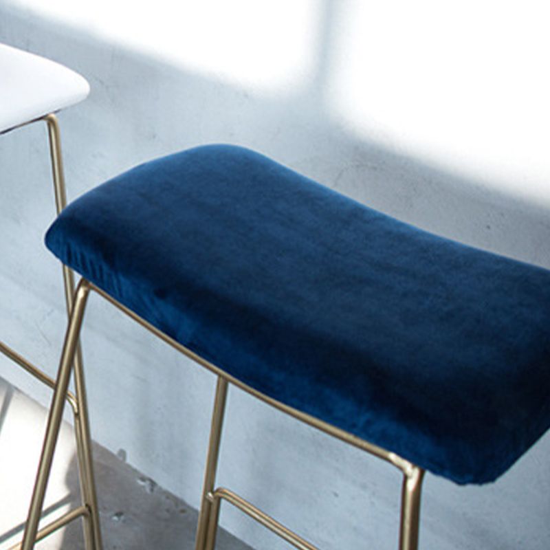 Glam Metallhocker gepolsterte Thekenhocker im matten Finish für Innenräume