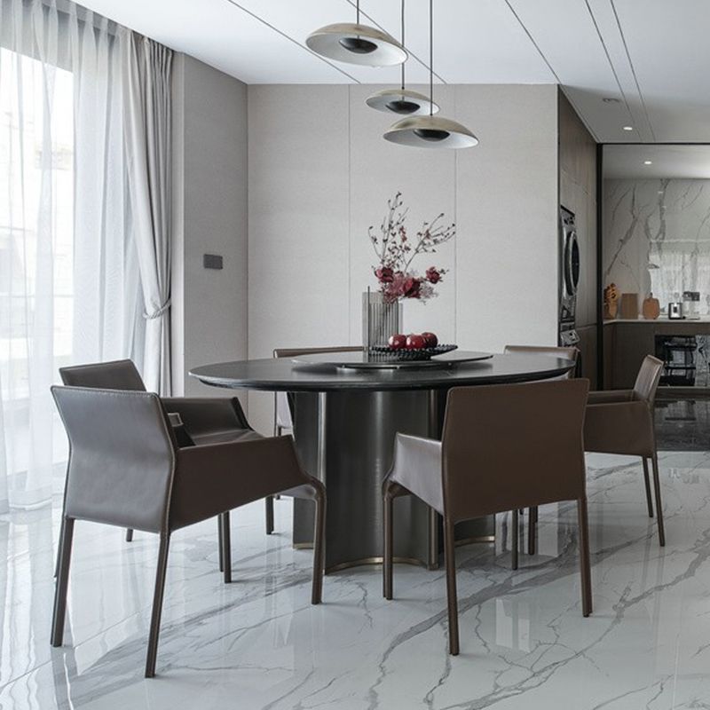 Silla de brazo de comedor de acabado mate con patas de cuero silla lateral de comedor moderno