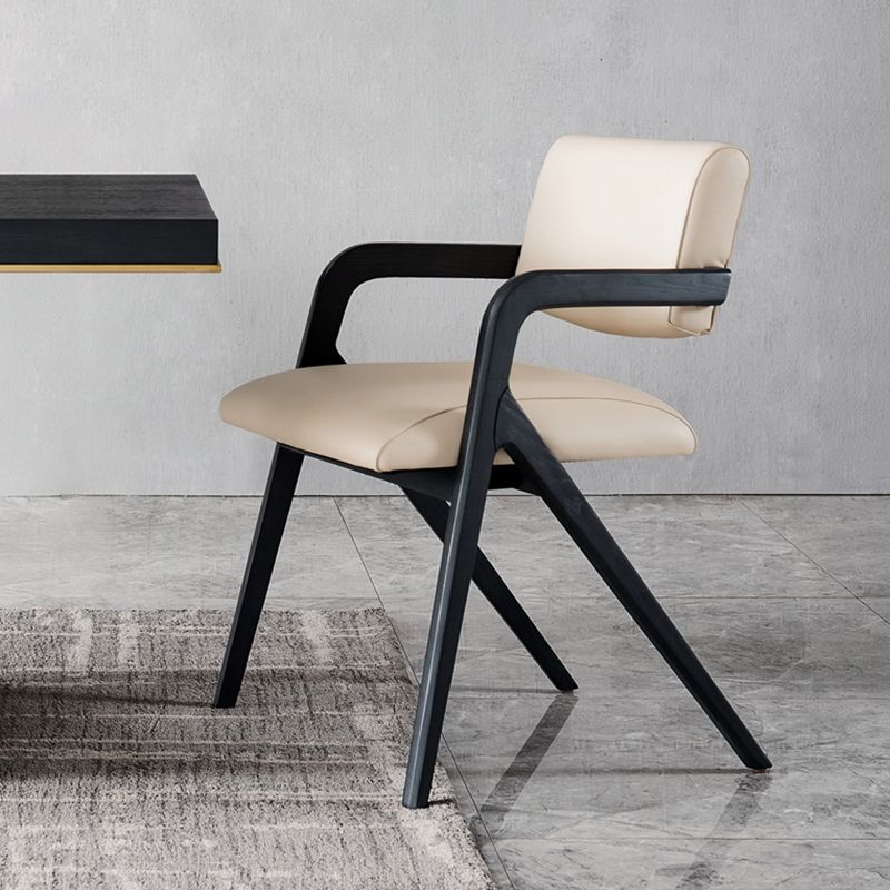 Moderne gepolsterte Armstuhl Haus schwarze Beine fester Holz Essstuhl