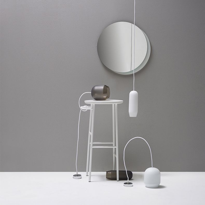 Sgabello da bar in legno con barra rotonda contemporanea con gambe metalliche