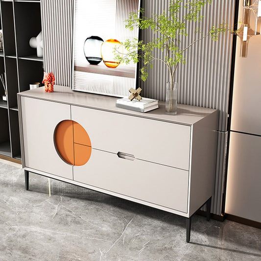 Scheda laterale in legno di credenza in stile glam con armadi e cassetti