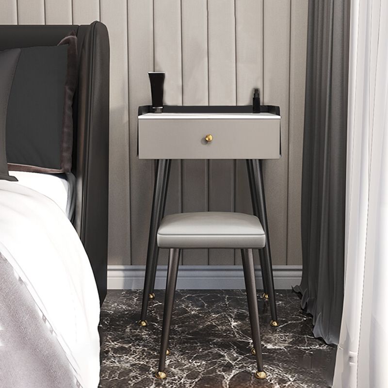 Modern Grey Makeup Vanity Desk Desk Slate Top Top Up Vanity per camera da letto