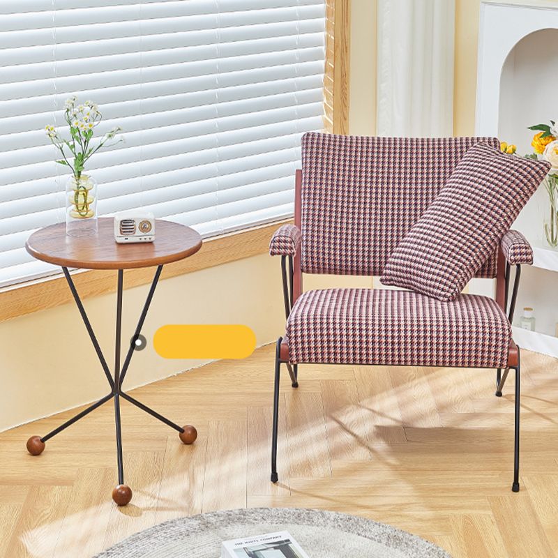 Mesa de la mesa redonda de madera sólida escandinava Pats Cross Table lateral