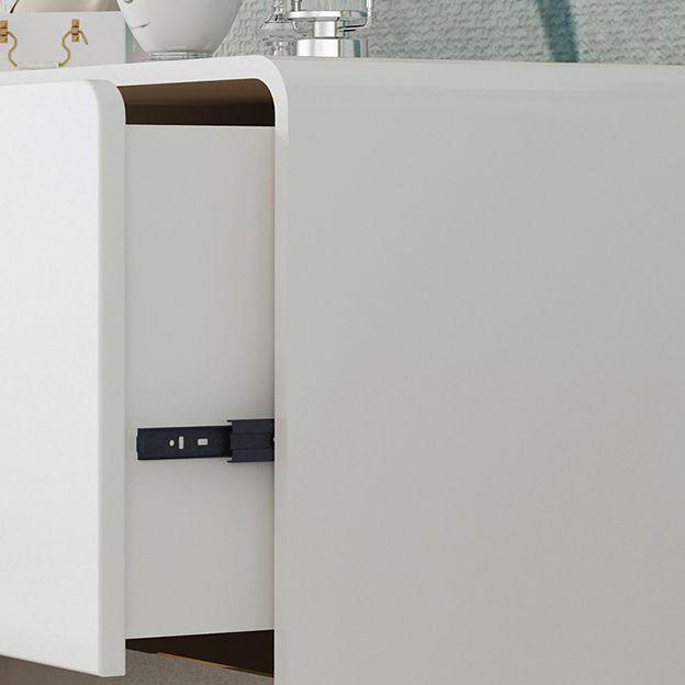 Moderne accentkist met ijzeren basis en massief hout zachte dichte borst