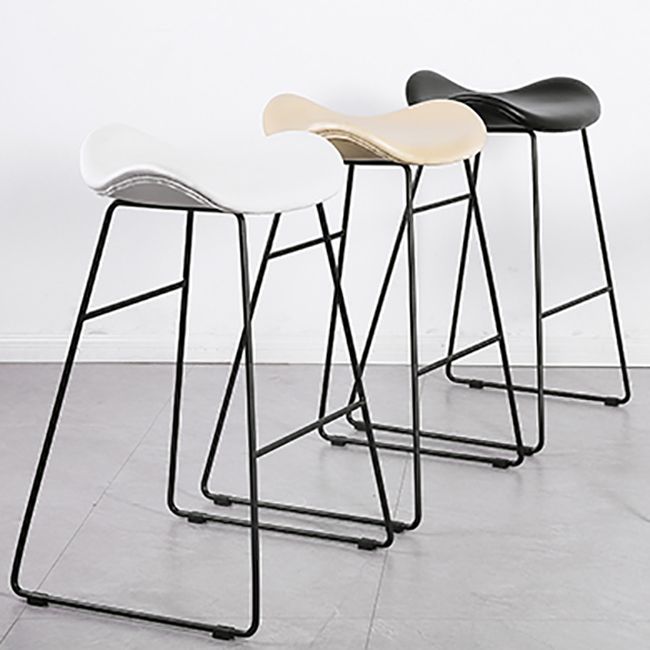 Industrial Style Metal Bar-stool Bucket Seat Sled Legs Counter Stool for Kitchen Bar Clearhalo 'Bar Furniture' 'Bar Stools' 'bar_stools' 'furn' 'furn_bar_stools' 'furniture_bar_stools' 'Kitchen & Dining Furniture' 'kitchen&dining_furn' 'kitchen' 'kitchen_furn' Furniture' 1200x1200_83130250-8931-49bf-a3c7-a5a444eadd1a