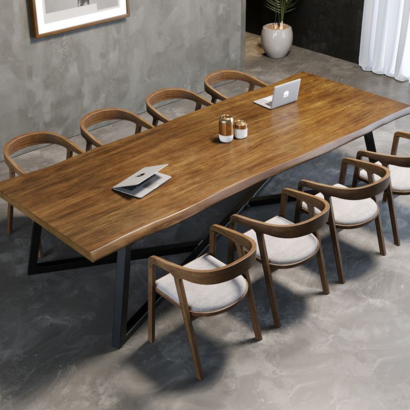 Scrivania rettangolare da ufficio in legno di pino industriale con base in metallo nero