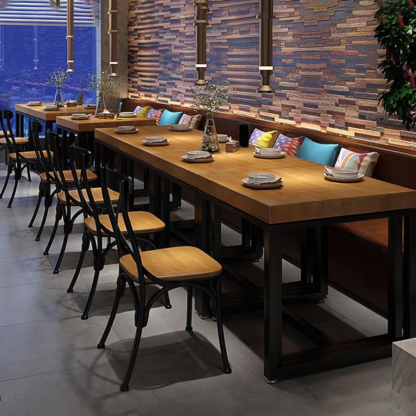 Table à manger en bois massif table à manger carrée industrielle avec cadre noir