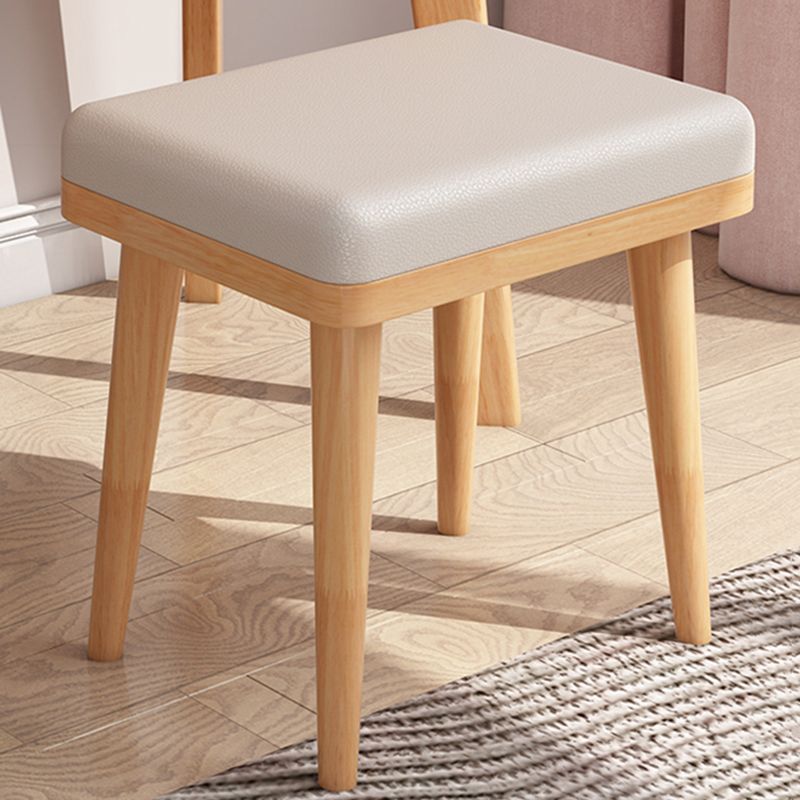 スツールと鏡が付いたソリッドウッドドレッサースカンジナビアの虚栄心