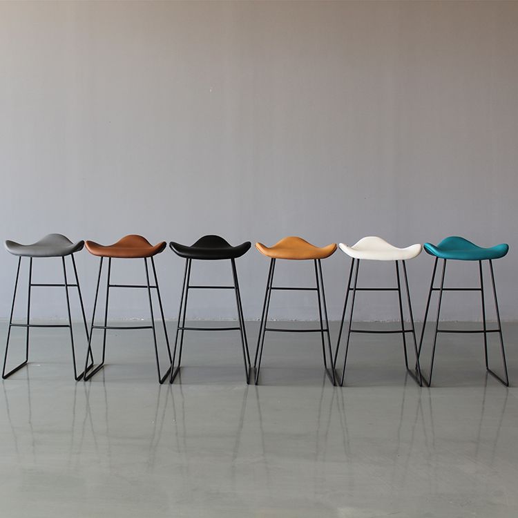 Industrial Style Metal Bar-stool Bucket Seat Sled Legs Counter Stool for Kitchen Bar Clearhalo 'Bar Furniture' 'Bar Stools' 'bar_stools' 'furn' 'furn_bar_stools' 'furniture_bar_stools' 'Kitchen & Dining Furniture' 'kitchen&dining_furn' 'kitchen' 'kitchen_furn' Furniture' 1200x1200_83bc435e-32bc-4bfa-90a0-073011d901d6