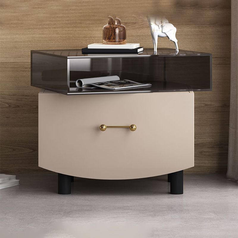 Nightand avec tiroir et étagère de 22 "" table de nuit en bois massif de haut avec les jambes