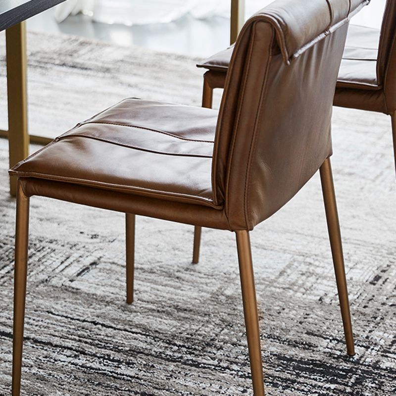 Silla lateral de estilo moderno silla de comedor tapizada con base de metal