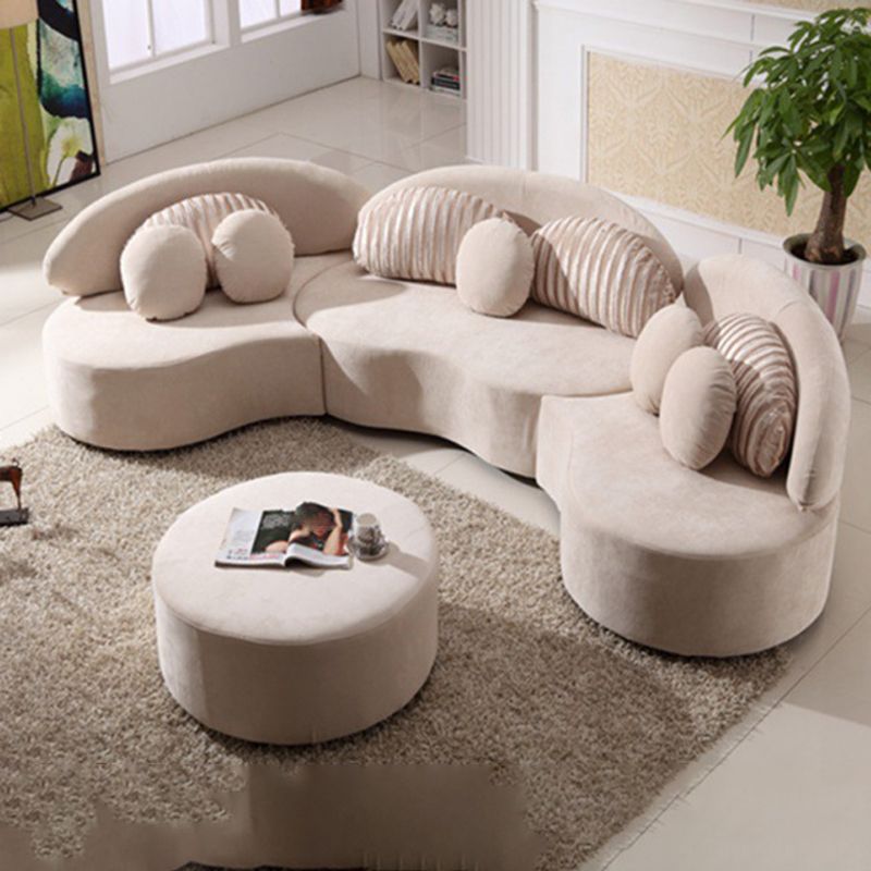 Soggiorno divano cuscini stazionari senza braccio curvo.