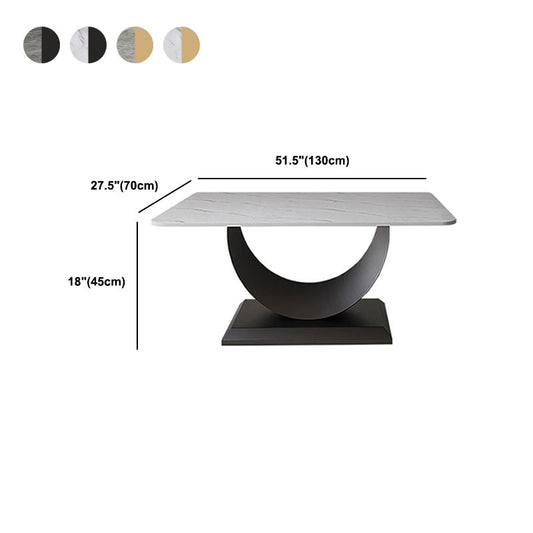 Tavolino in pietra glam con base di piedistallo in acciaio e rettangolo