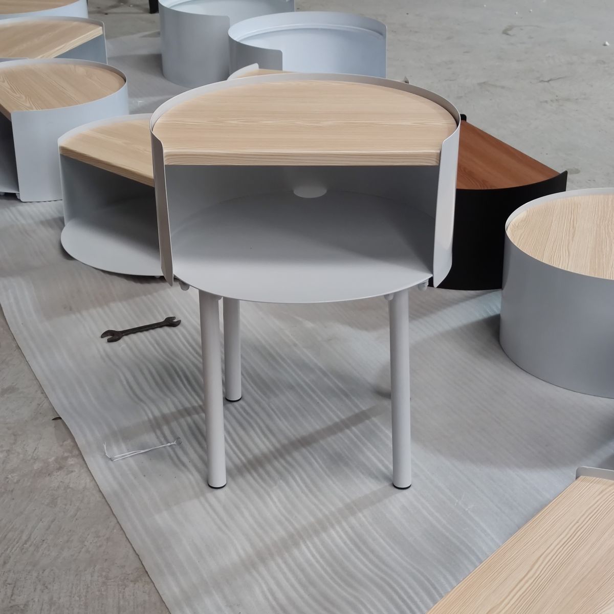 Comodino di ferro e comodino in legno comodino a letto contemporaneo