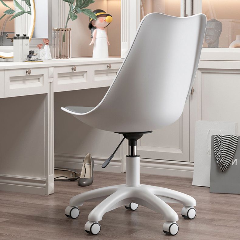 Modern White Nylon Desk Chair with Low Back Home Office Chair Clearhalo 'Furniture' 'furniture_office_chair' 'Office Chairs' 'Office Furniture' 'office_chair' 1200x1200_85e13a77-260c-44cf-ac88-b338775be374