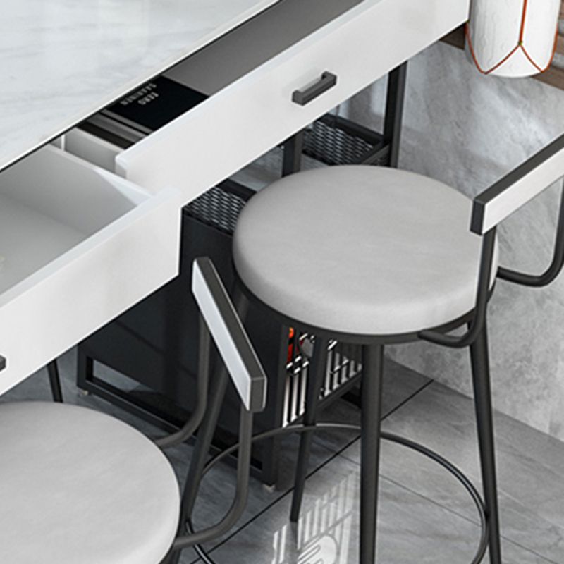 Bistro-bartafel van gesinterd steen, onderstel met goudkleurig frame en lades