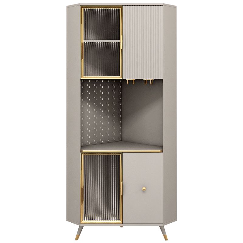 Scheda laterale in pietra a buffet in stile moderno con armadi