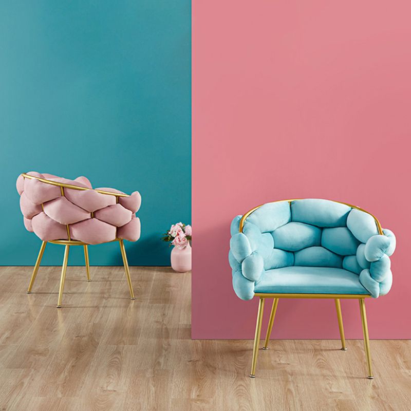 Scandinavische luxe gestoffeerde armloze eetkamerstoelen stoere rugstoel