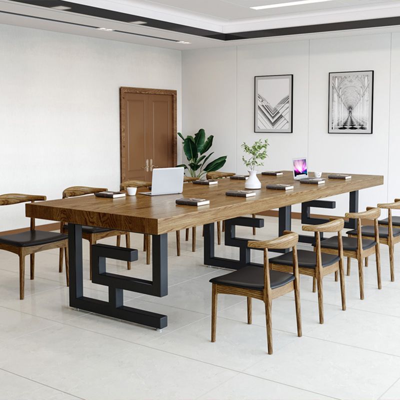 Scrivania da ufficio in legno di pino industriale scrivania rettangolare marrone con base metallica