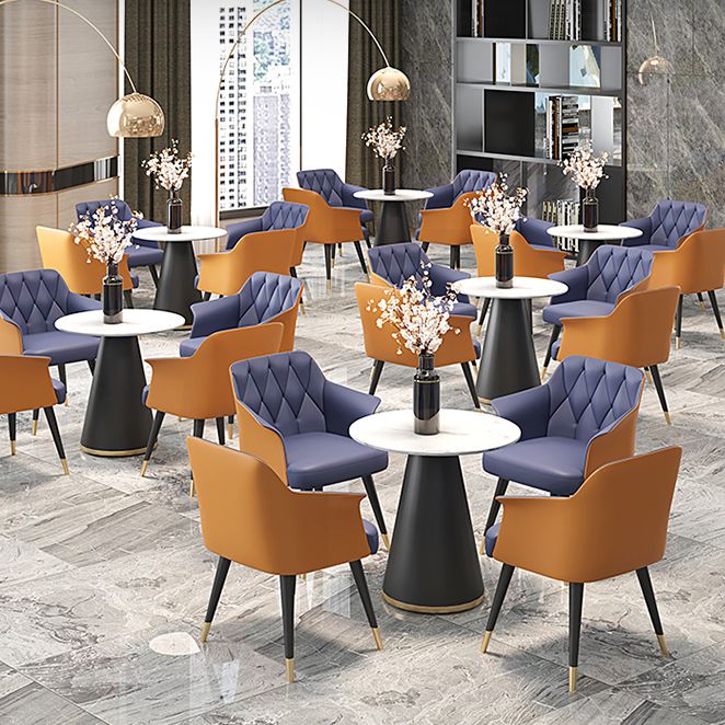 Sillas de comedor de glam metal de metal silla de comedor de cuero falso para uso en el hogar