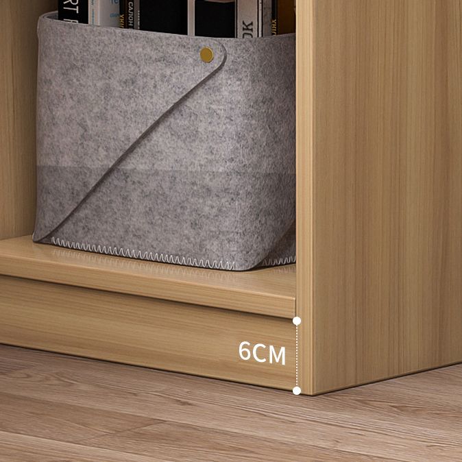 Libreria moderna standard ingegnerizzata in legno chiuso.