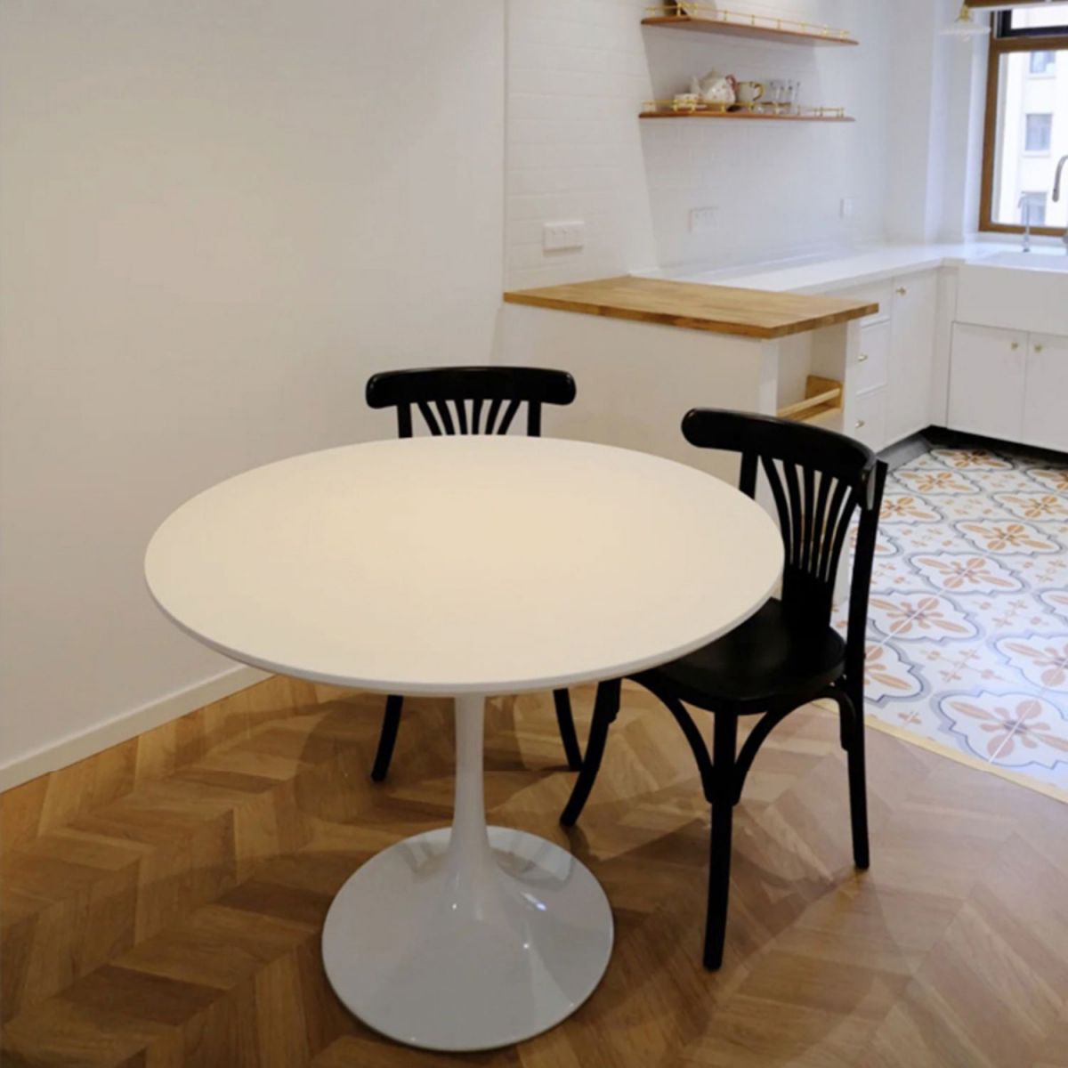 Round Dining Table Tulip Base Dining Table in White for Dining Room Clearhalo 'Dining Tables & Seating' 'Dining Tables' 'dining_table' 'furn' 'furn_dining_table' 'Furniture' 'Kitchen & Dining Furniture' 1200x1200_869a52f6-6f35-492f-8a8d-f32cf7430314