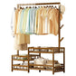 Moderne entreehal boom houten planken kleerhanger hal kapstok