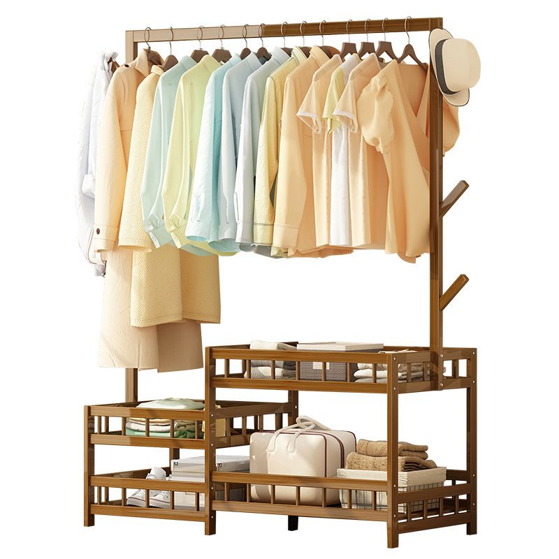 Moderne entreehal boom houten planken kleerhanger hal kapstok