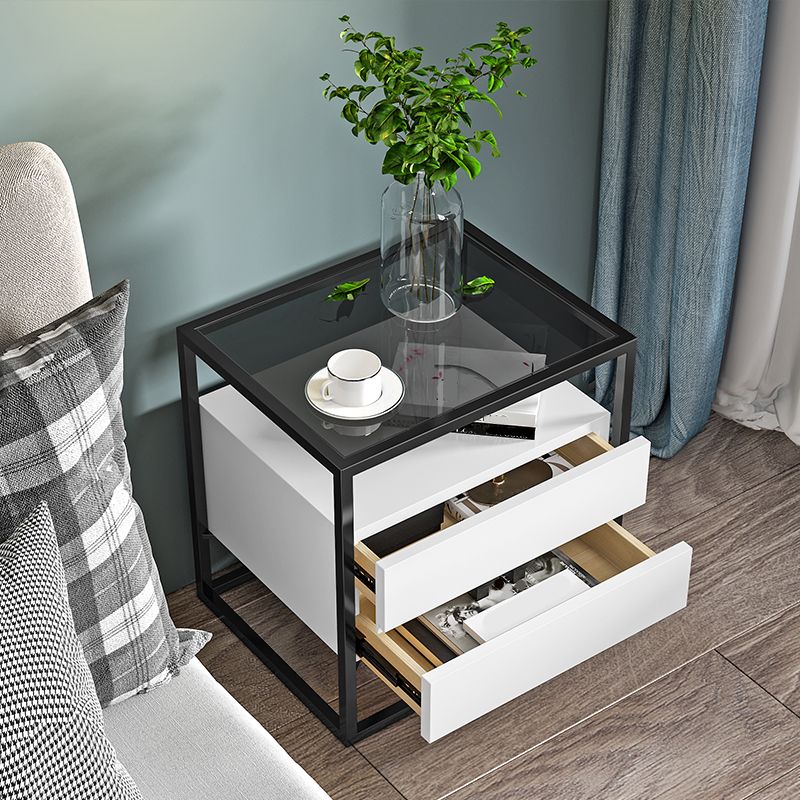 21 ''背の高いモダンなアクセントテーブルナイトスタンドグラストップ2ドロワーアイアンベッドサイドキャビネット