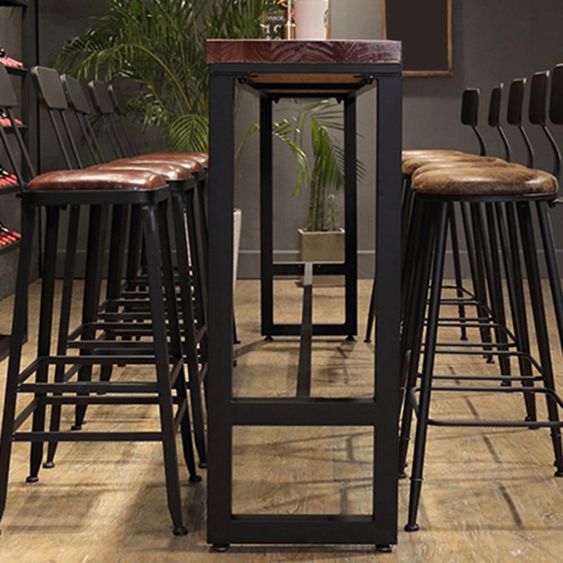 Table de bar rectangulaire à hauteur de barre avec base en métal noir pour utilisation sur patio