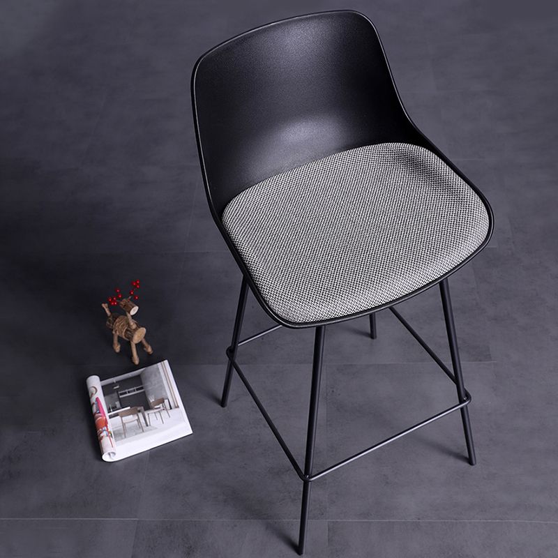 Modern Plastic Bar-stool Bucket Seat Counter Bar Stool with Metal Legs Clearhalo 'Bar Furniture' 'Bar Stools' 'bar_stools' 'furn' 'furn_bar_stools' 'Furniture' 'Kitchen & Dining Furniture' 1200x1200_86eb4a3a-1efd-4f03-8ef4-e4c16851d7f0