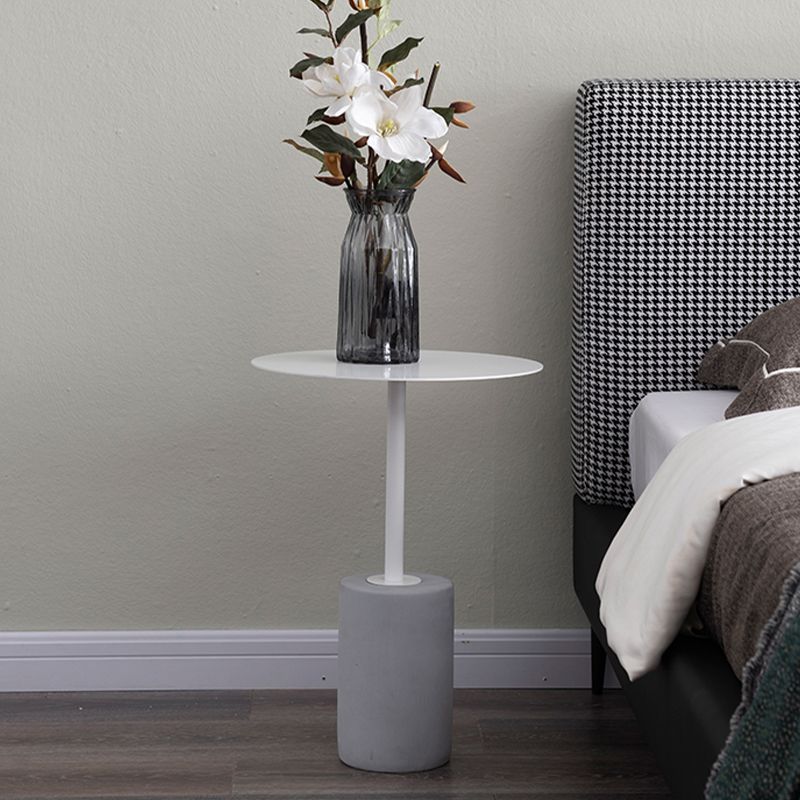 アイアンエンド表15.7 "灰色の長い世紀半ばの丸いサイドテーブル