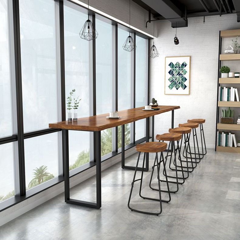 Tavolo da pranzo in legno in legno di pino tavolo da pranzo industriale con base nera