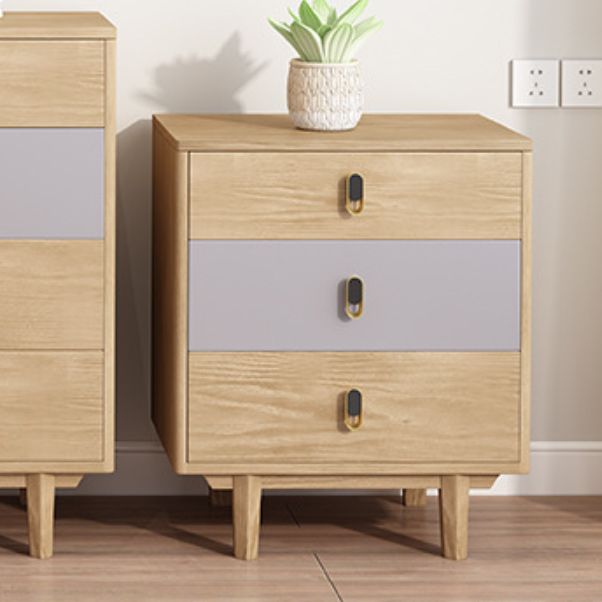 Coffre en bois moderne avec des jambes droites et des tiroirs accent coffre