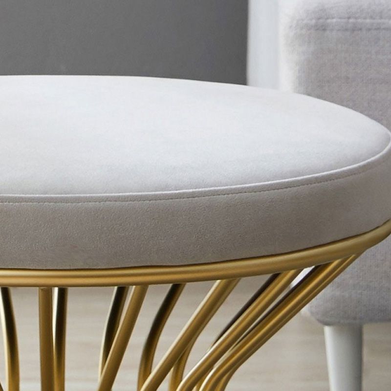 Gorgeous Ottoman Velvet Upholstered Solid Color Metal Frame Round Ottoman Clearhalo 'furn' 'furn_ottomans_poufs' 'Furniture' 'Living Room Furniture' 'Ottomans & Poufs' 'ottomans_poufs' 1200x1200_8789cd8b-46f2-4282-b4c6-859a8cbee9b9