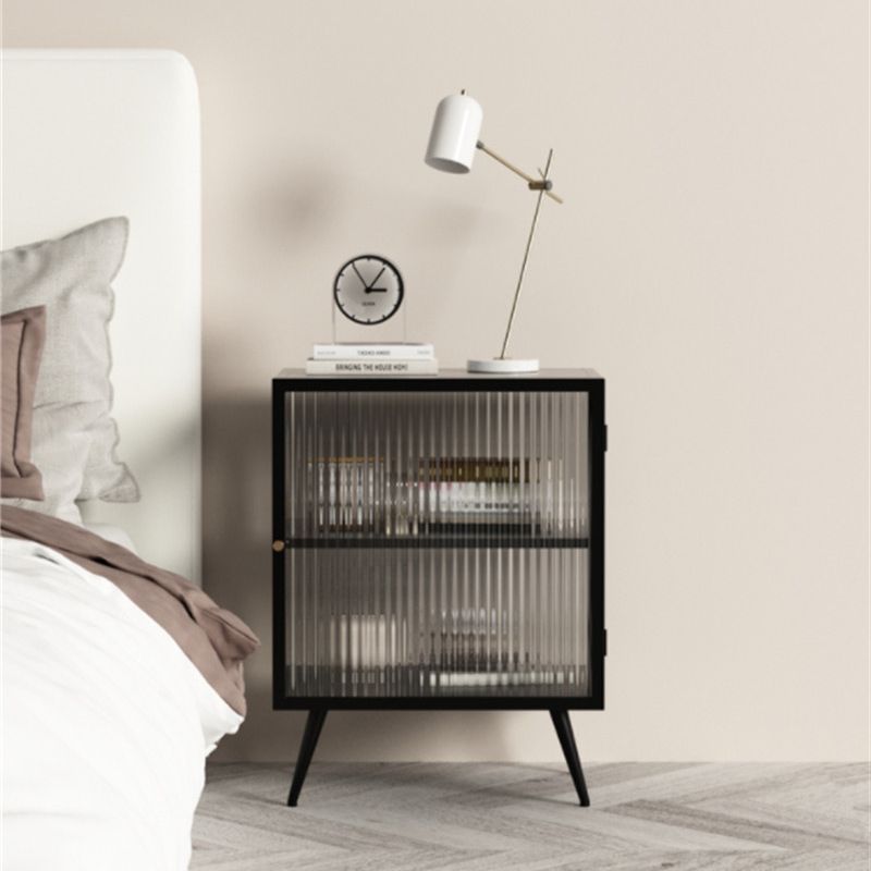 Tavolo da notte in vetro e metallo moderno comodino aperto minimalista con gambe