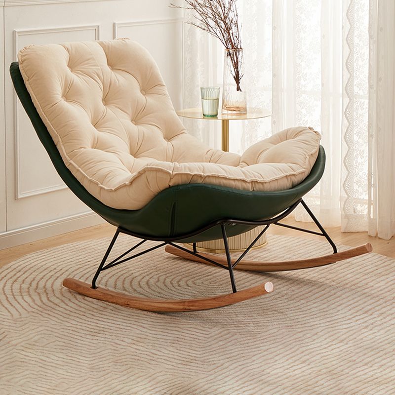 Chaise à bascule de style glam
