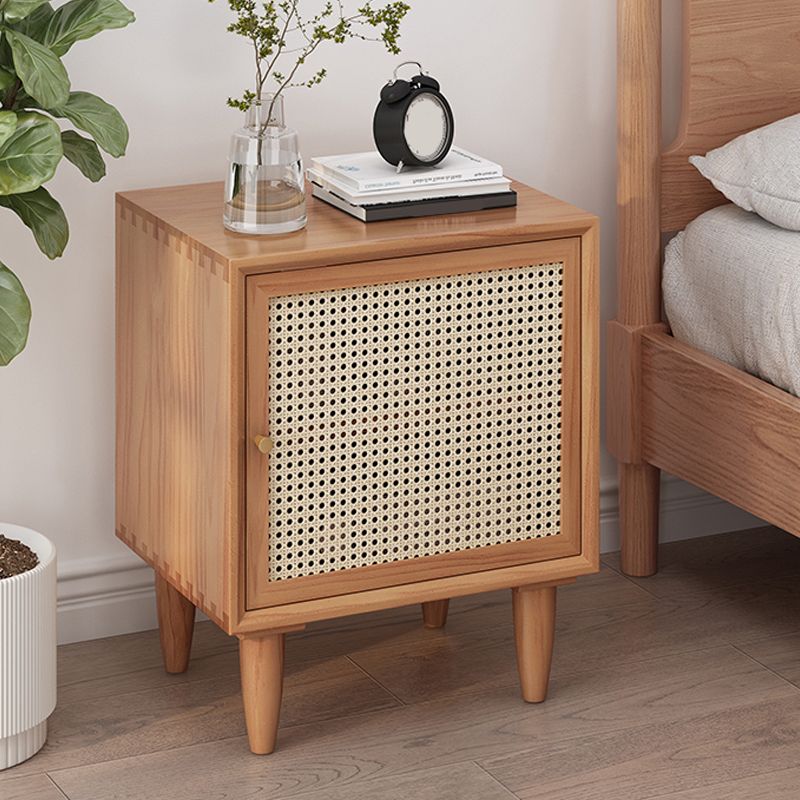 Rattan -Bett Nachttisch moderner minimalistischer Nachttisch mit Beinen