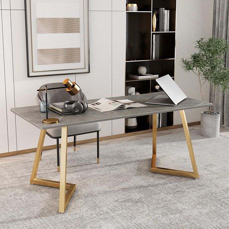 Glam -Schreibtisch Stein rechteckig 29,53 "großer Büroschreibtisch mit goldenen Beinen