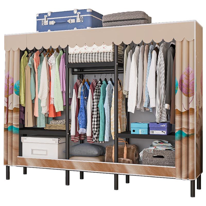 Kleiderschrank des zeitgenössischen Stils im Kleiderschrank mit Beinen