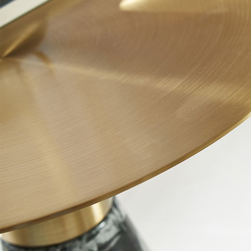 Glam Round Stainless Steel Side Table Fade-Resistant Pedestal Sofa End Table
