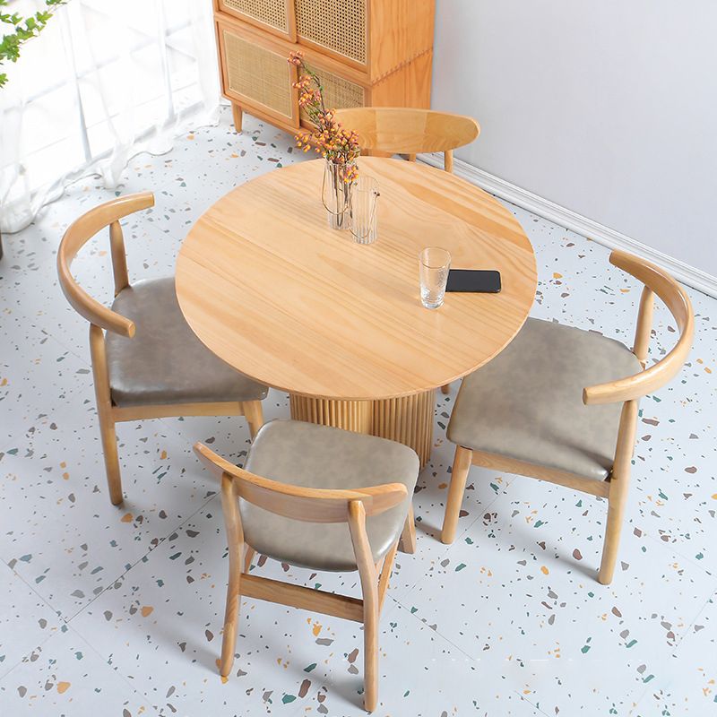 Solid Wood Dining Table Contemporary Style Brown Round Dinner Table Clearhalo 'Dining Tables & Seating' 'Dining Tables' 'dining_table' 'furn' 'furn_dining_table' 'Furniture' 'Kitchen & Dining Furniture' 1200x1200_886e7d60-da48-467b-bd5b-de9ce848e709